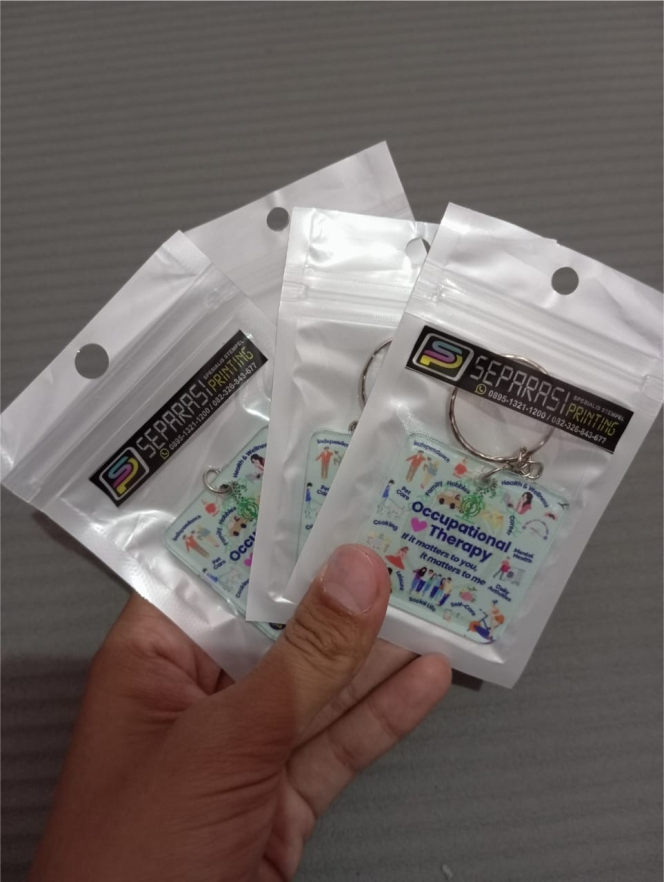 Pin & Gantungan Kunci